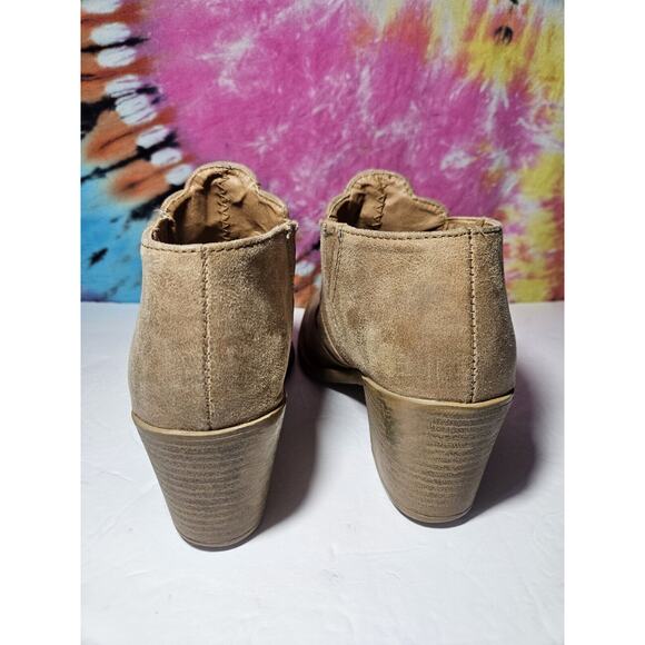 Qupid Distressed Suede Stitched Chevron Western Booties - Size 7 - Picture 2 of 8